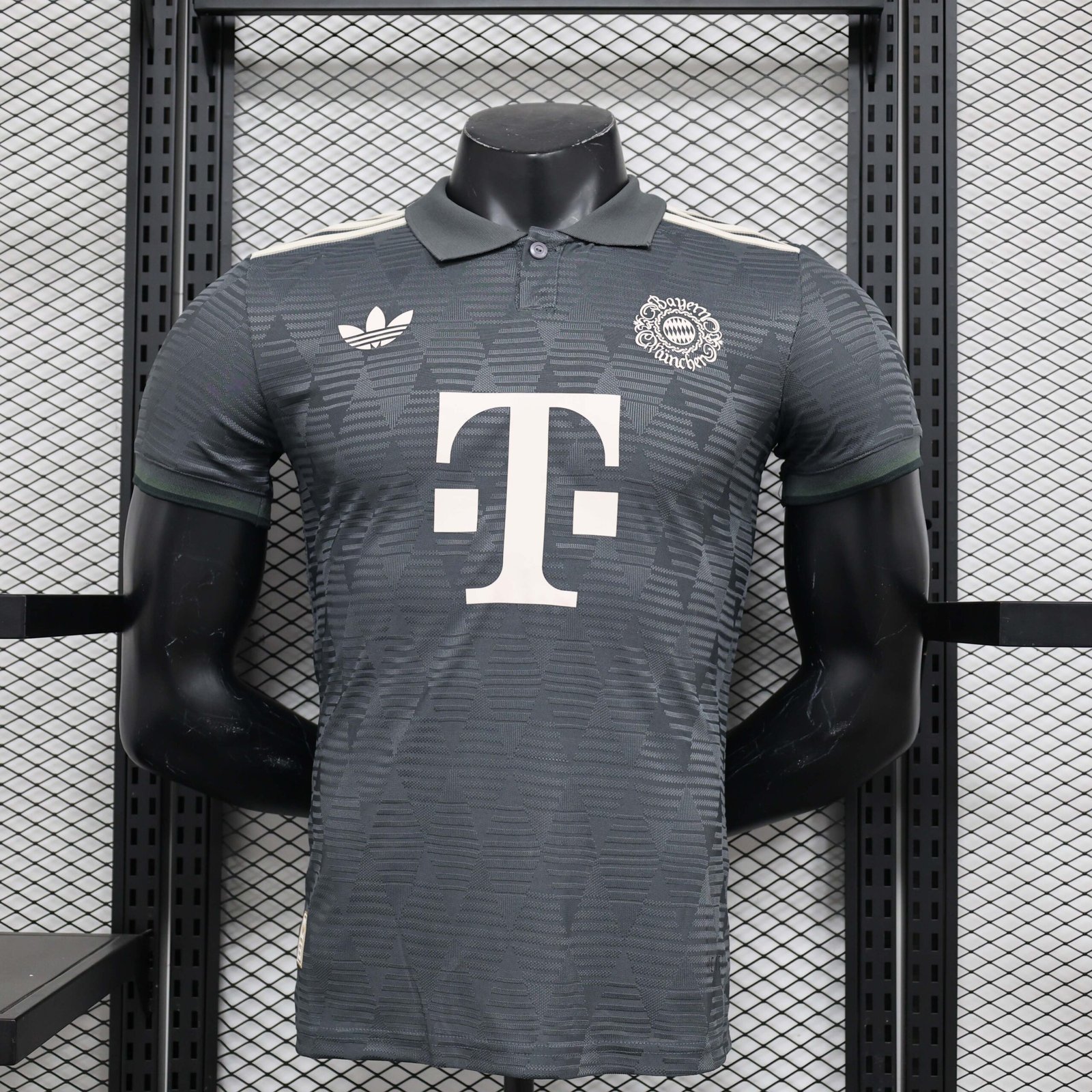 0e94c35eca71123e48223897c2ab7497 2024/2025 Player Version Bayern Munich Oktoberfest Special Edition black Football Shirt 1:1 Thai Quality - Image 1