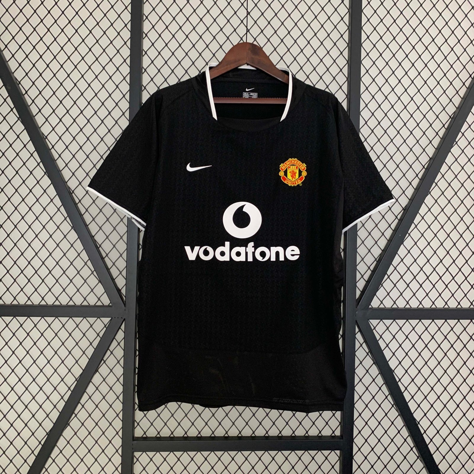 22c288e27c7140e656b44497ca7e0d4e-1 2003/2004 Retro Manchester United Away Football Shirt 1:1 Thai Quality - Image 1