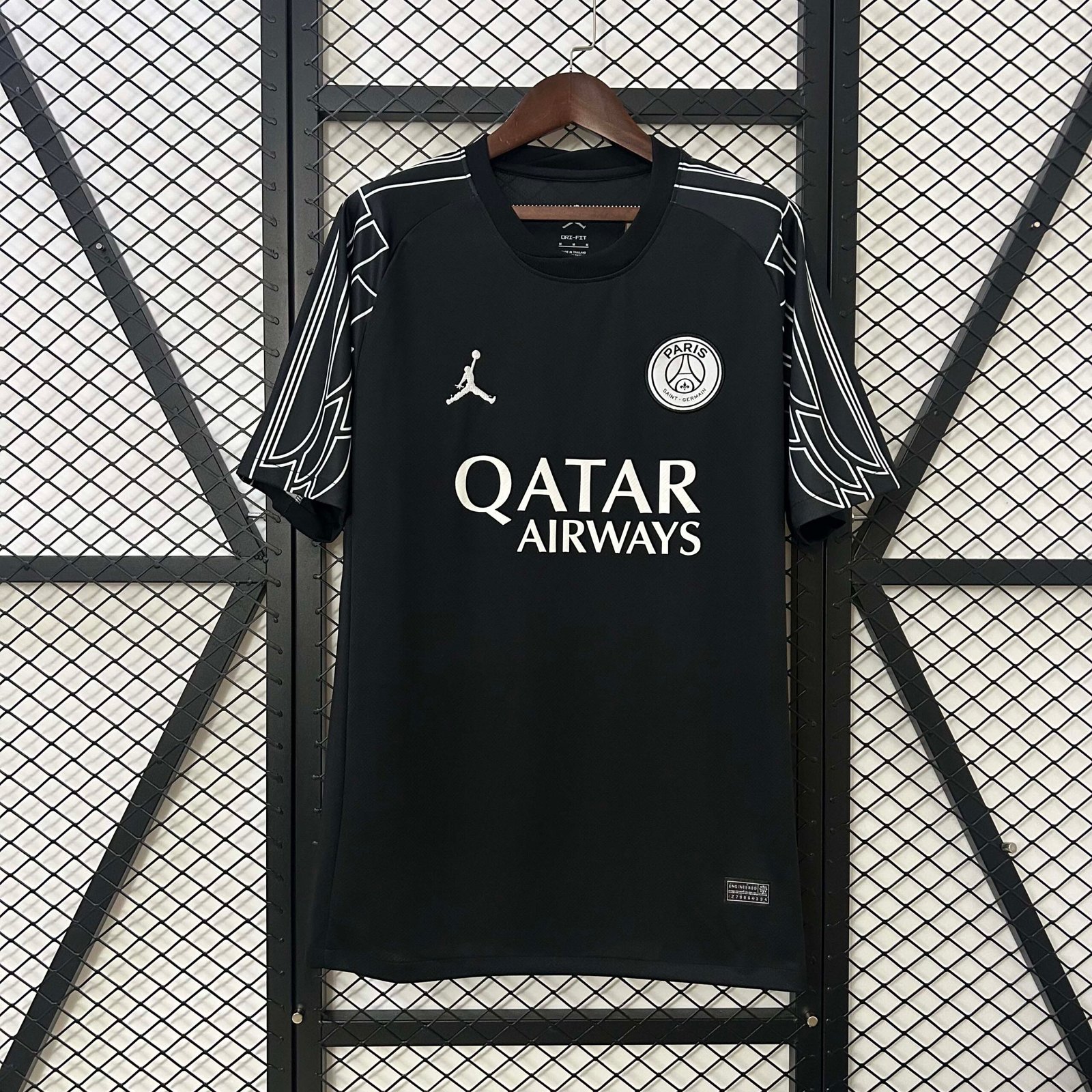 2b4d1e6fb7da60682765d102adf5e978 2024/2025 Psg Paris Saint-Germain Fourth Away Black Football Shirt 1:1 Thai Quality - Image 1