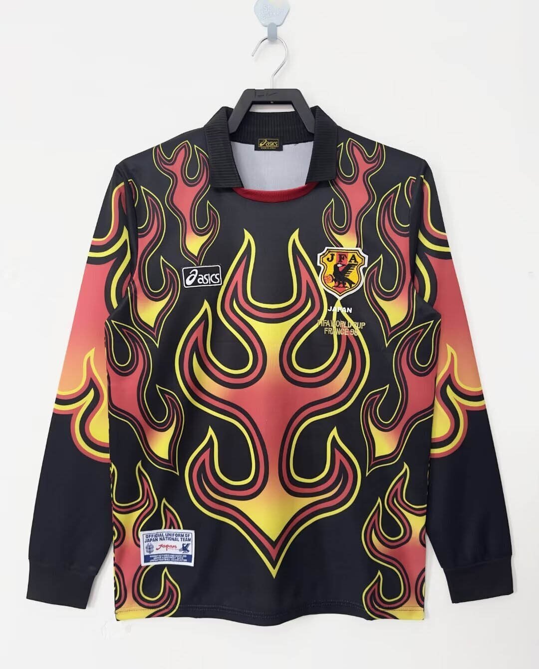 32fd53e639d387f79e2ed14ae3d9a586 1998 Long Sleeve Retro Japan Goalkeeper Red-Black Football Shirt 1:1 Thai Quality - Image 1