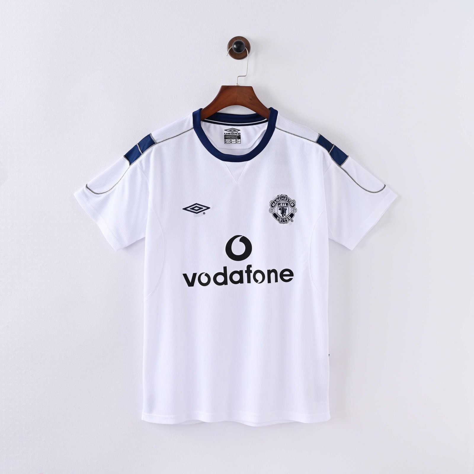 42148f29ab46d7c49a5585ad8e2dfb27 2000/2001 Retro Manchester United Away Football Shirt 1:1 Thai Quality - Image 1