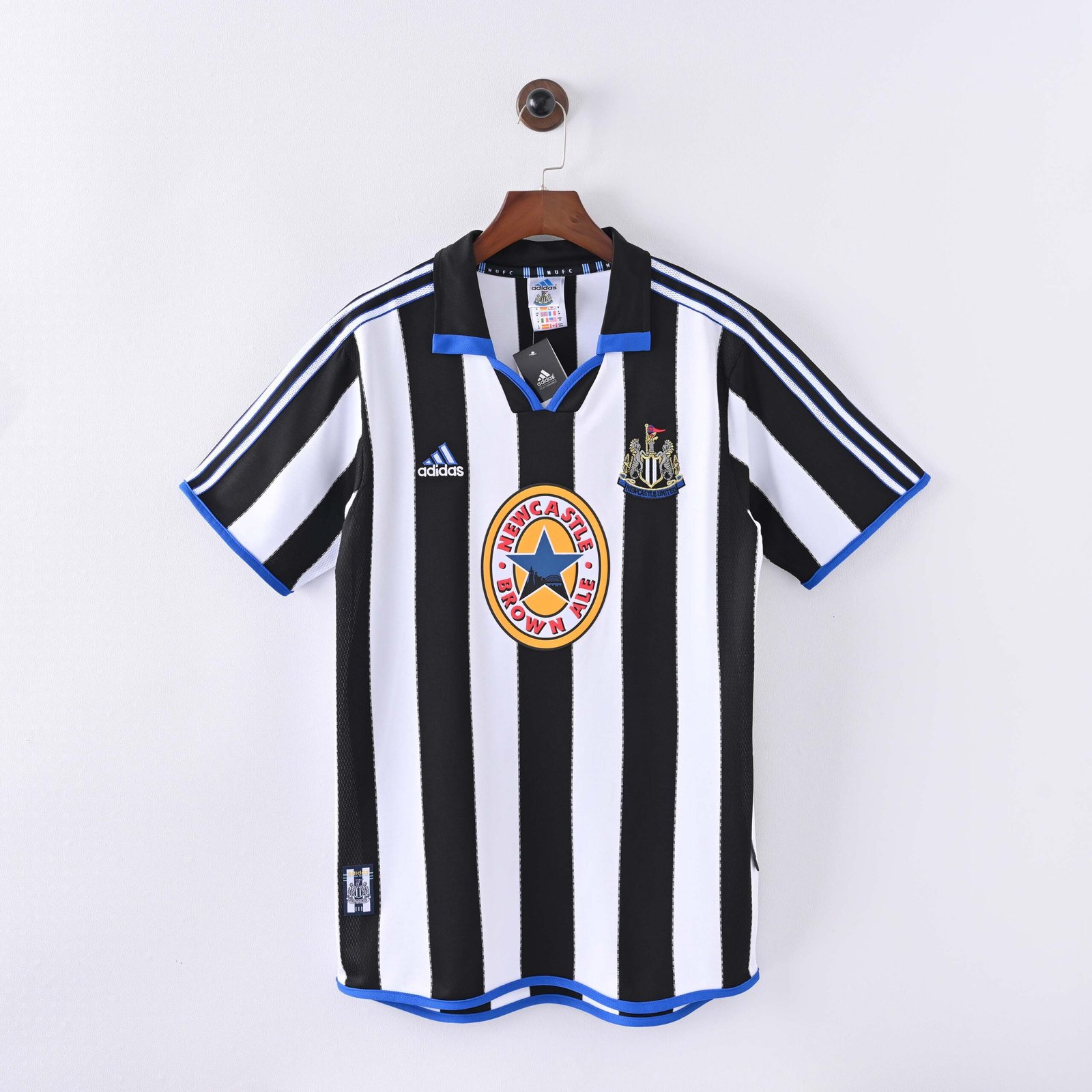 44c7b73b0a25d12ae55d549e3c70a6a1 1999/2000 Retro Newcastle United Home Football Shirt 1:1 Thai Quality - Image 1