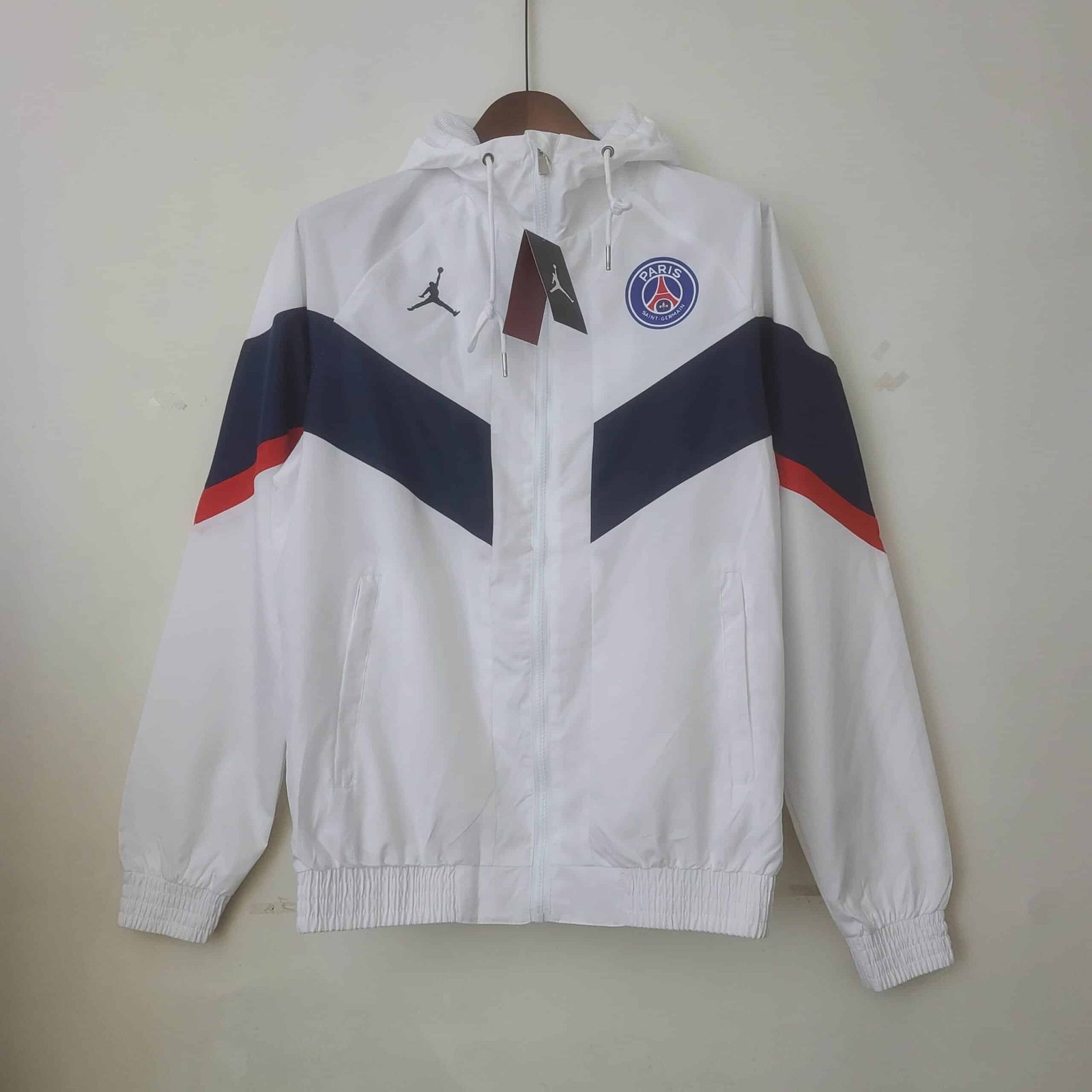 47dbbc631b0c77b607d07e4bf0c85bef-1 2022/2023 PSG Windbreaker White - Image 1