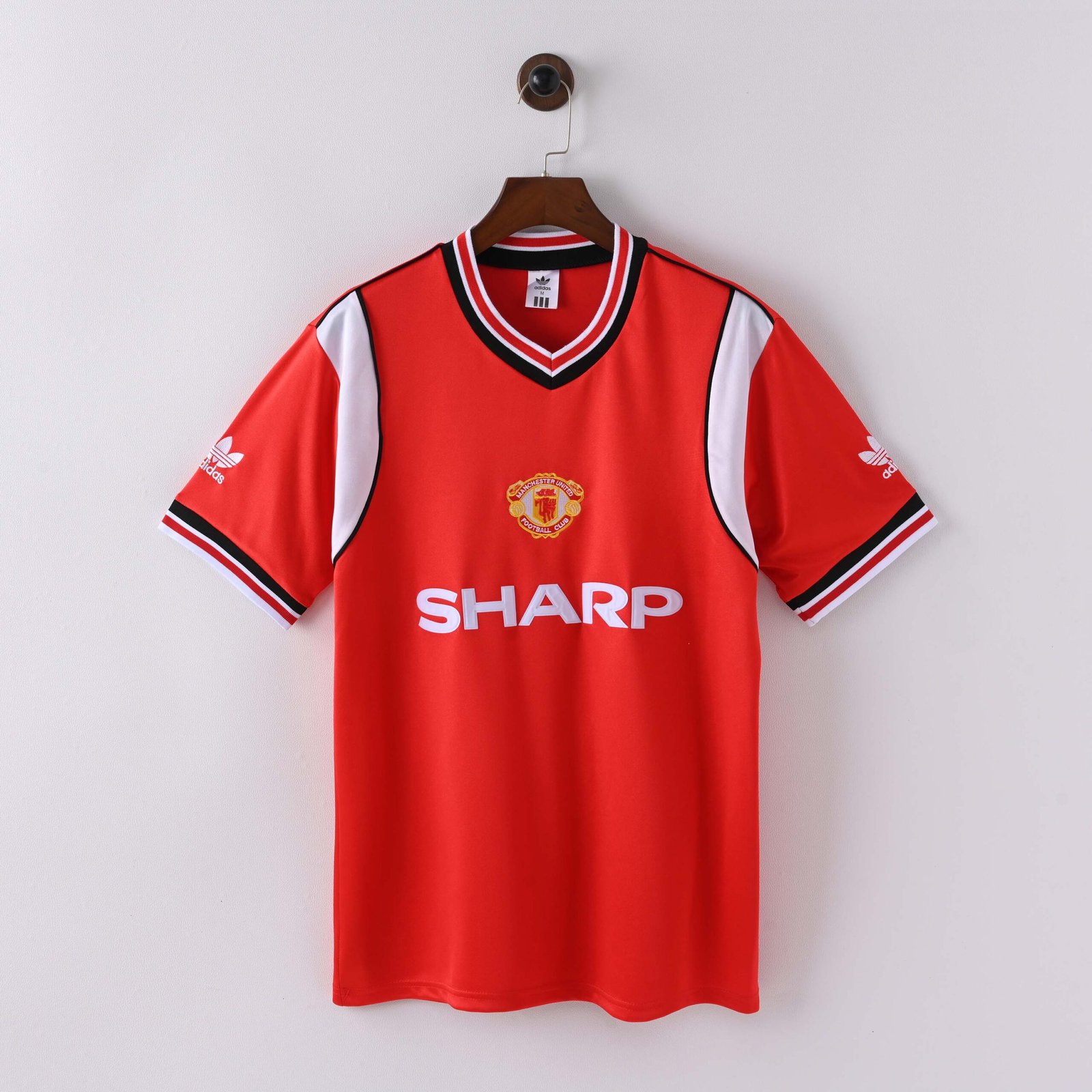 4877af18175e587ad49f4ef7be2aff18 1985 Retro Manchester United Home Football Shirt 1:1 Thai Quality - Image 1