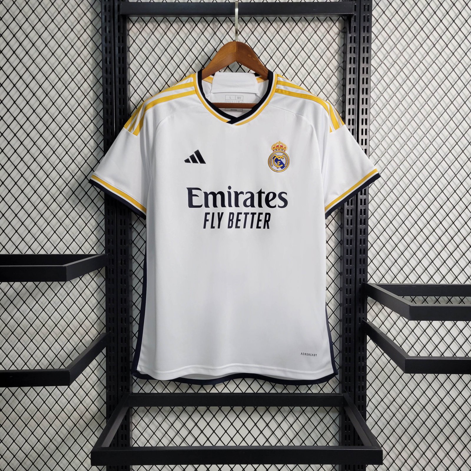 49459e50f848c408ec5cd0931ce0f084 2023/2024 Real Madrid Home Football Shirt - Image 1
