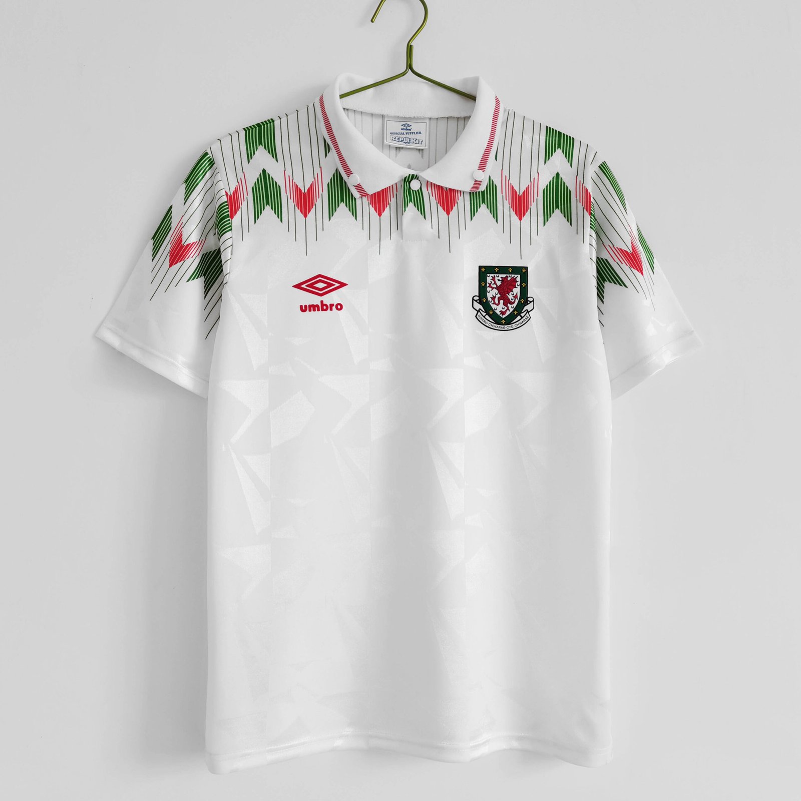 5b2028a358c42f3b7dd4b49098f2aaf1-1 1990 Retro Wales Away Football Shirt 1:1 Thai Quality - Image 1