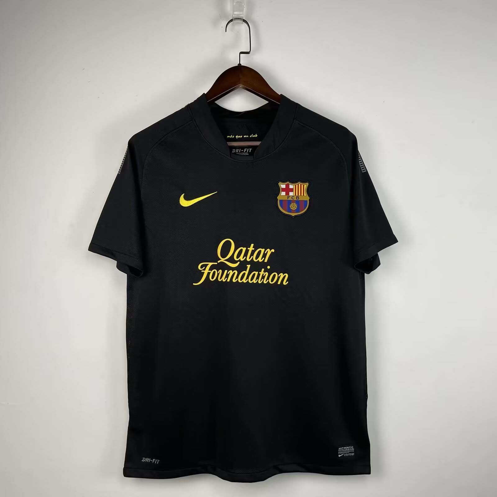 5c70c40037a5435334ffd605192c0442-1 2011/2012 Retro Barcelona Away Football Shirt 1:1 Thai Quality - Image 1