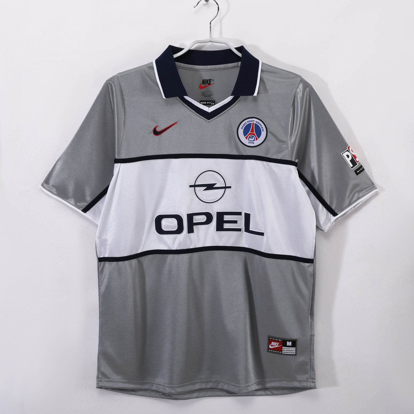 7381af3f90501c2137af6020add033c9 2000/2001 Retro Psg Paris Saint-Germain Away - Image 1