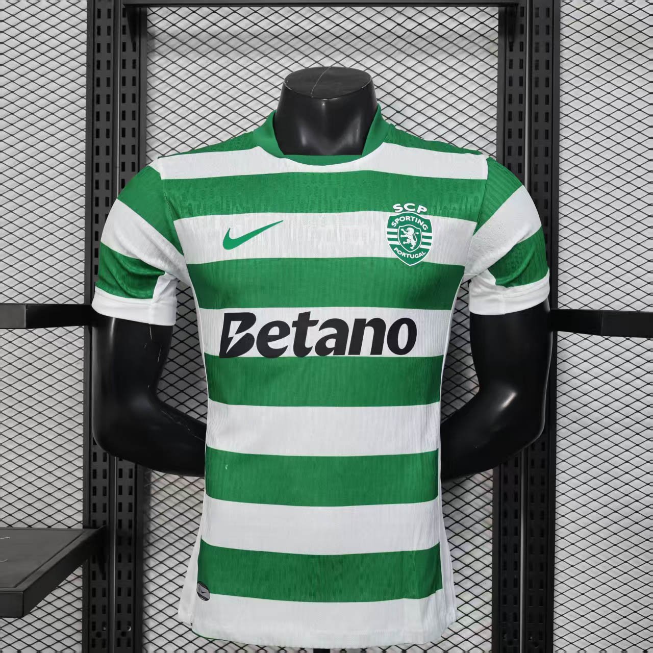 7517cdc5abc52322aae062bad2a8681a 2025/2026 Player Version Sporting Lisbon Home Football Shirt 1:1 Thai Quality - Image 1