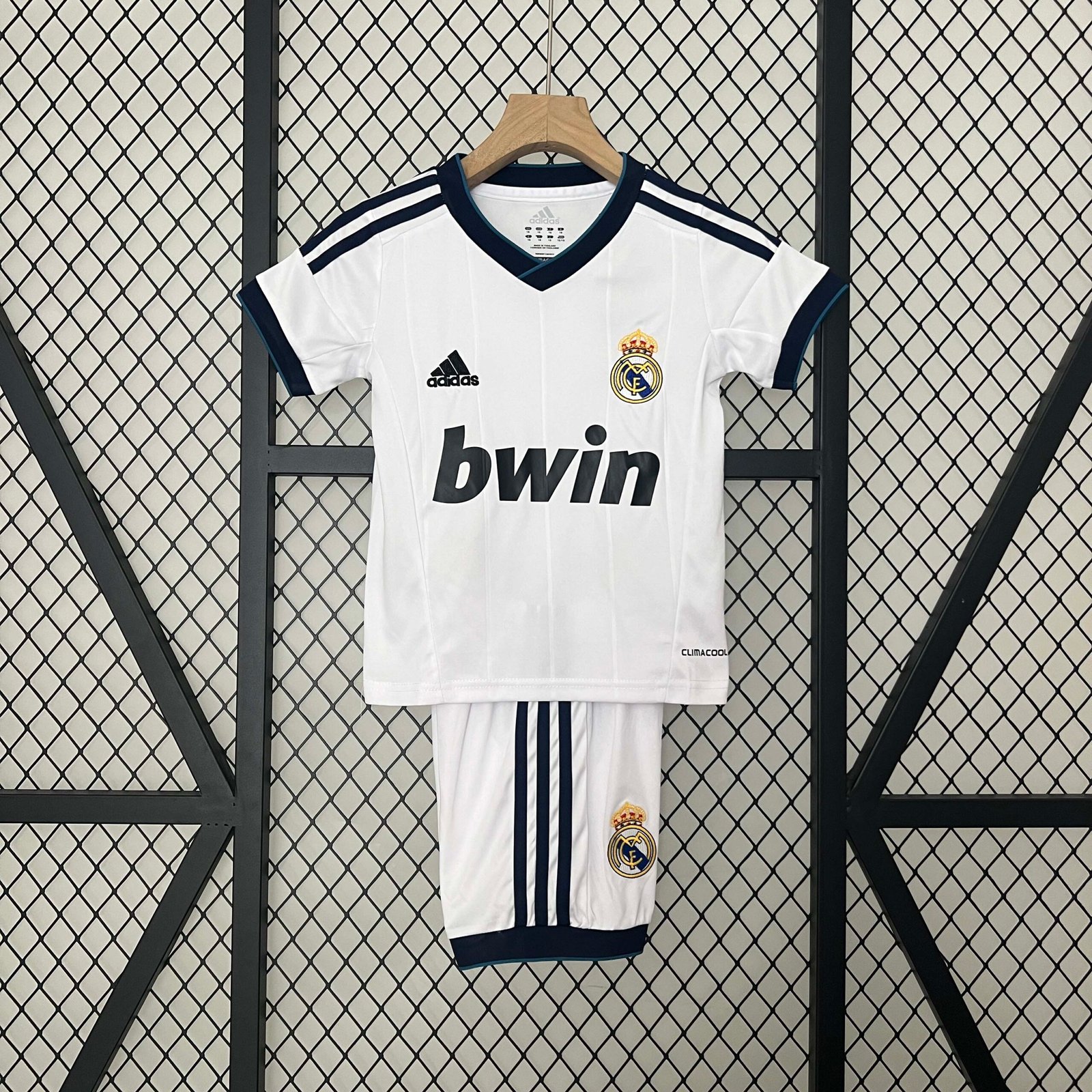 7d170498e272f43e0a59dcaadb23b966 2012/2013 Retro Real Madrid Home Football Shirt 1:1 Thai Quality Kids Size - Image 1