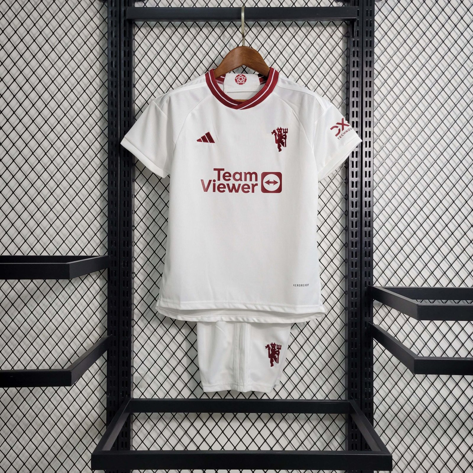 81c7372fa51cee387814e709ec2d8052 2023/2024 Manchester United Third Away Football Shirt 1:1 Thai Quality Kids Size - Image 1