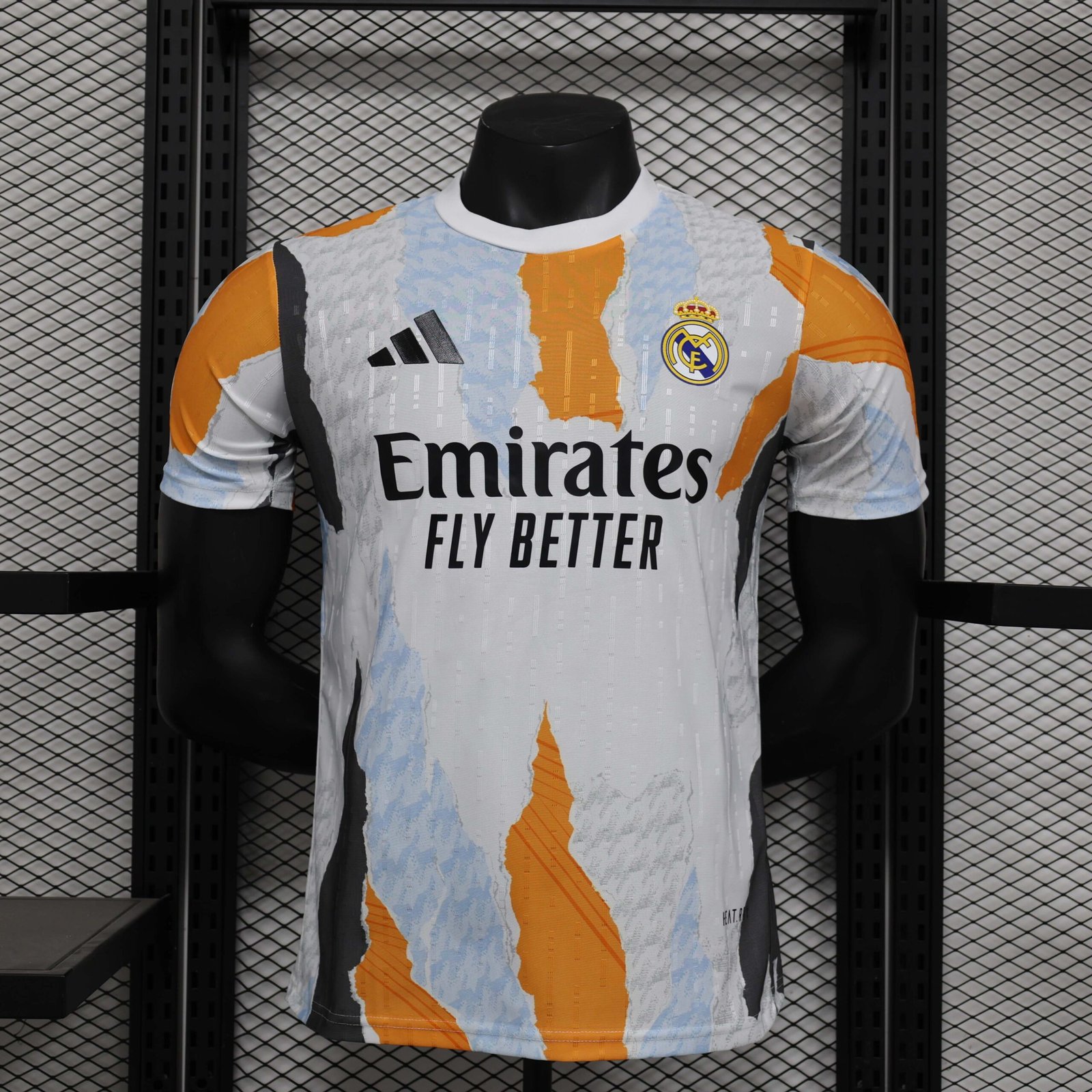 97ec6ca525ce75549df7a20bb15c01d6 2025/2026 Player Version Real Madrid Training Wear Football Shirt 1:1 Thai Quality - Image 1