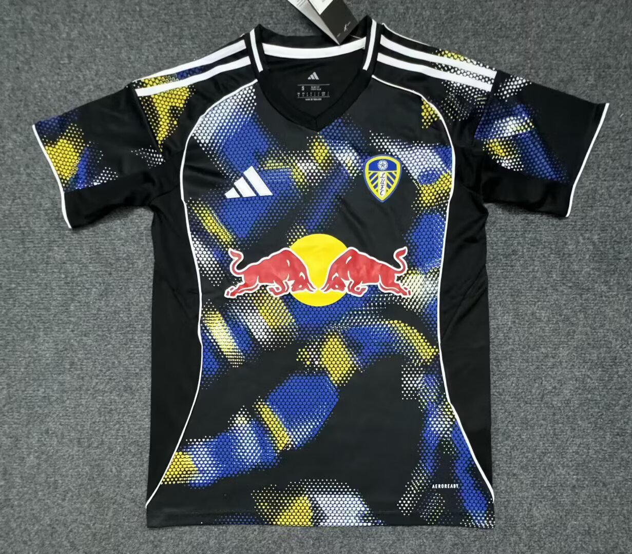 9eef20515dcf55630e6f733fbff4d462 2025/2026 Leeds United Third Away Football Jersey Shirt 1:1 Thai Quality - Image 1