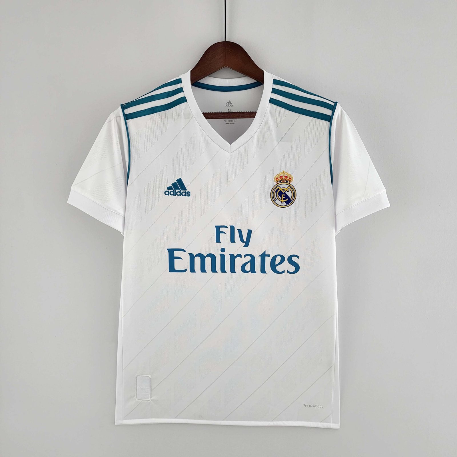 9ffcce272689b29720a80aa0582b22d2 2017/2018 Retro Real Madrid Home Football Shirt 1:1 Thai Quality - Image 1