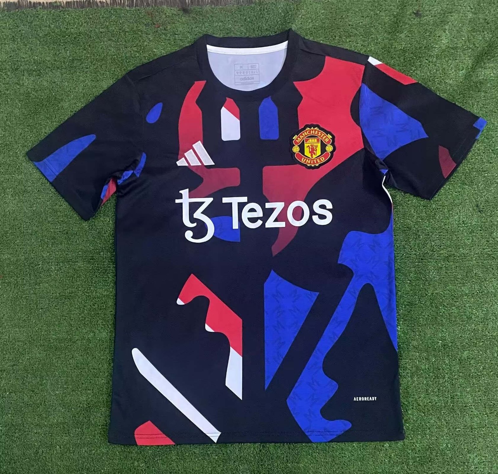 a9845a559d3a633177af8f90bb6788de 2024/2025 Manchester United Pre-match clothing Football Shirt 1:1 Thai Quality - Image 1