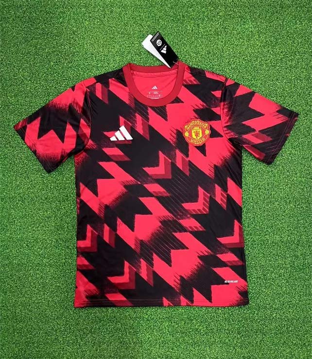 af697213c73a44fe62ede6a24f99a72c 2025/2026 Manchester United Training Wear Red and black Football Shirt 1:1 Thai Quality - Image 1