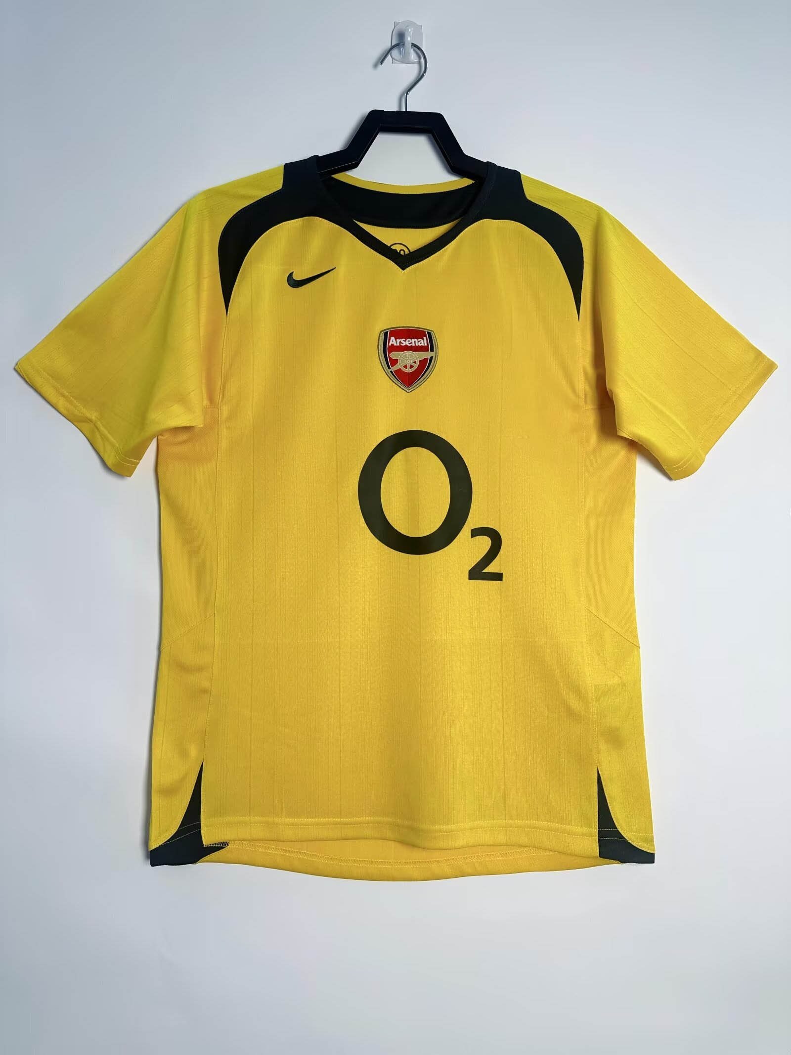bd0fa6916d13e1e37d0617e17df24f44-1 2005/2006 Retro Arsenal Away Football Shirt 1:1 Thai Quality - Image 1