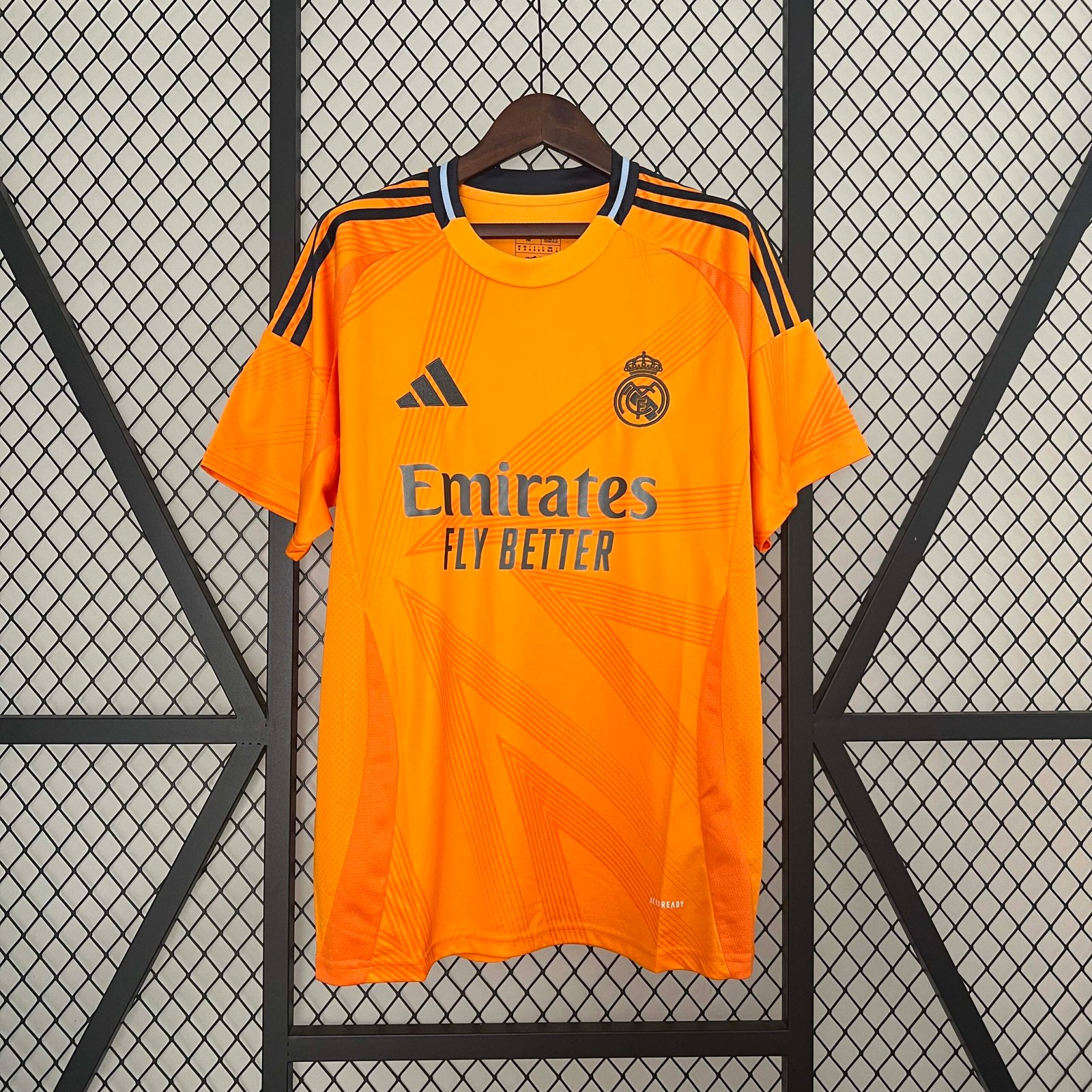 bf1ef7994a586b6b7a7ab2afe854371b 2024/2025 Real Madrid Away Football Shirt 1:1 Thai Quality - Image 1