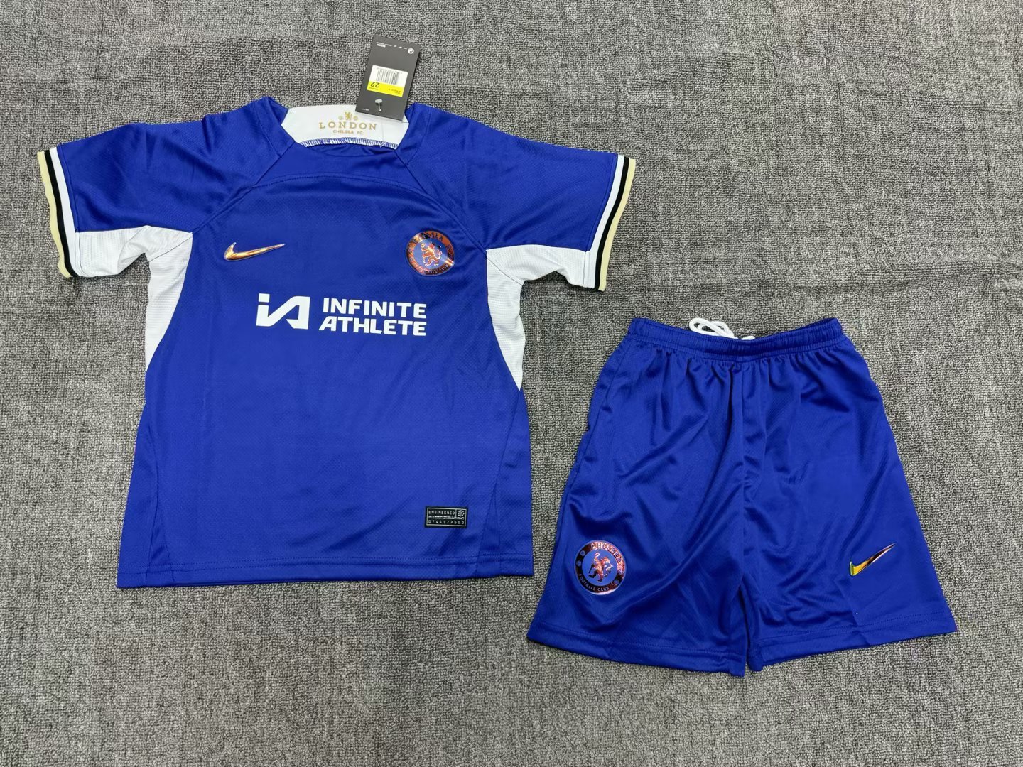 c311a20eaf9451dbdc9143b4b93dae43 2023/2024 Chelsea Home Football Jersey Kids Size (Have sponsors) - Image 1