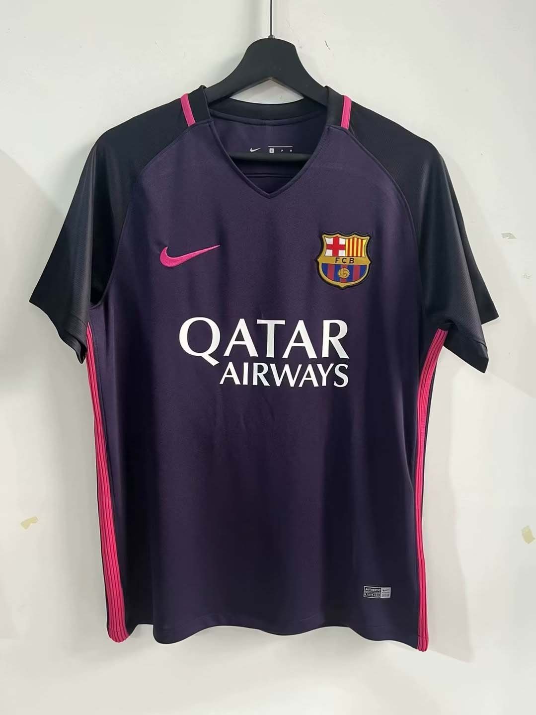 c43ed6920685b2f00e3928ffa9714d0e-1 2016/2017 Retro Barcelona Away Football Shirt 1:1 Thai Quality - Image 1
