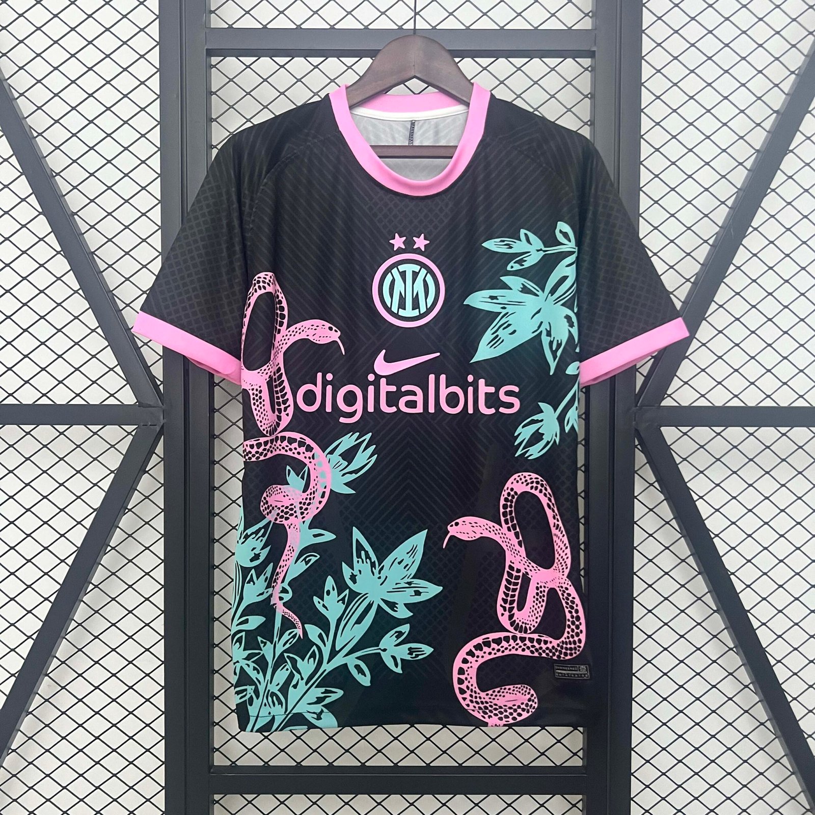 c6ef7fe48e75f97d9d7c3ae45ef078c2 2024/2025 Internazionale Milan Special Edition Pink Football Jersey1:1 Quality Thai - Image 1