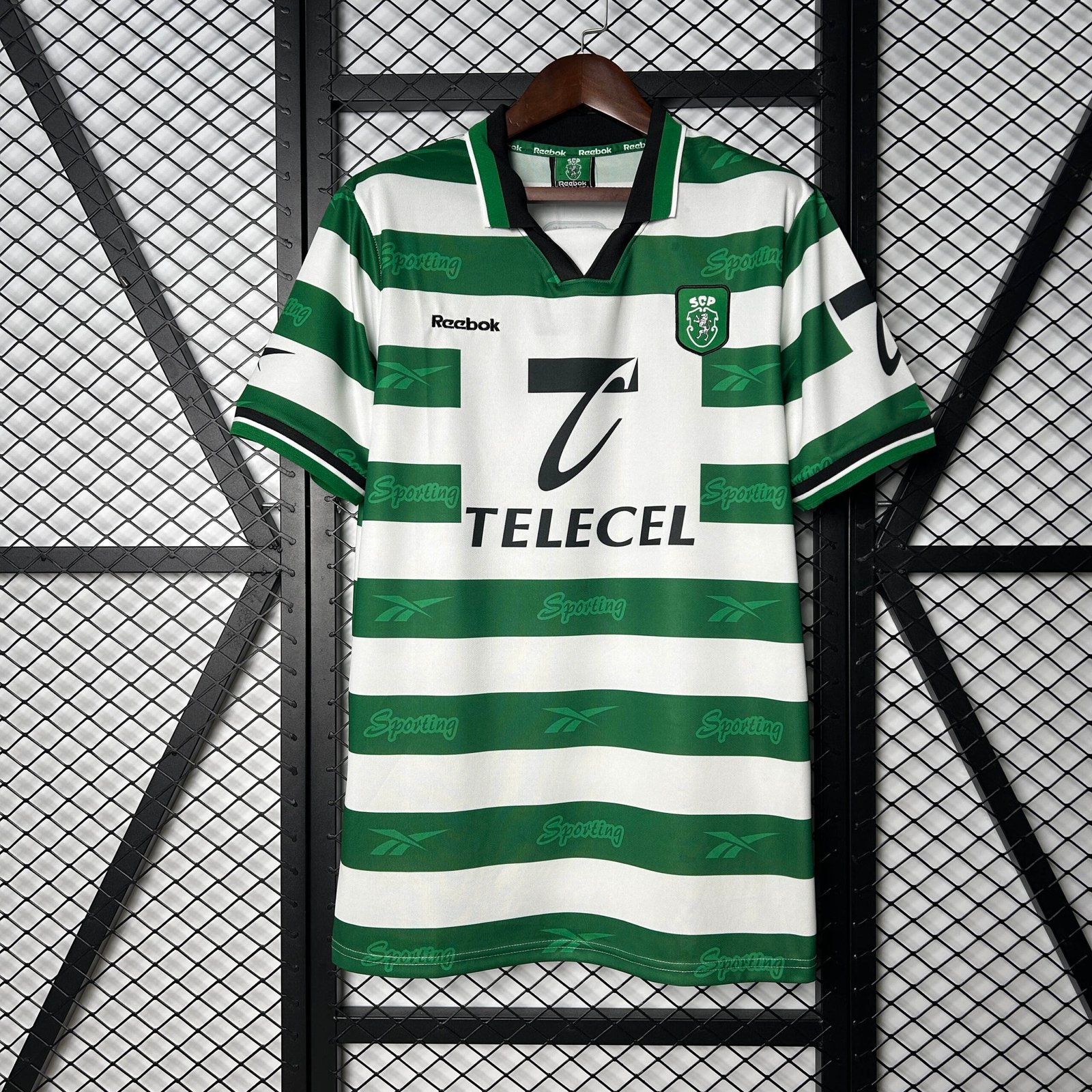 cc663ea35c909fadc23edf0a358f1e71-1 1999/2000 Retro Sporting Lisbon Home Football Shirt 1:1 Thai Quality - Image 1