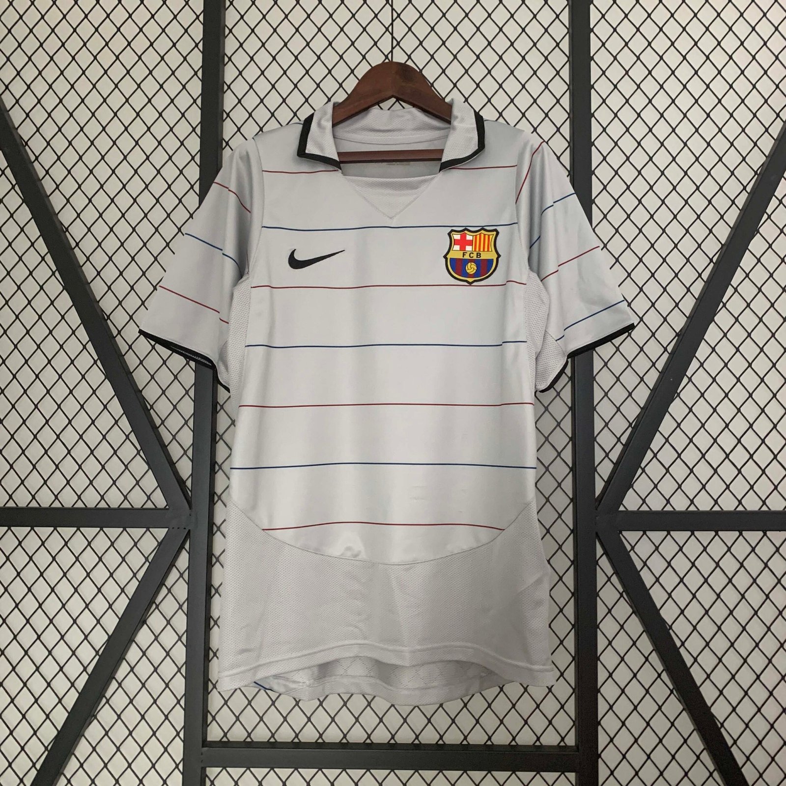 cd62f3c16c0423b4037903402e17b79f 2003/2004 Retro Barcelona Away Football Shirt 1:1 Thai Quality - Image 1