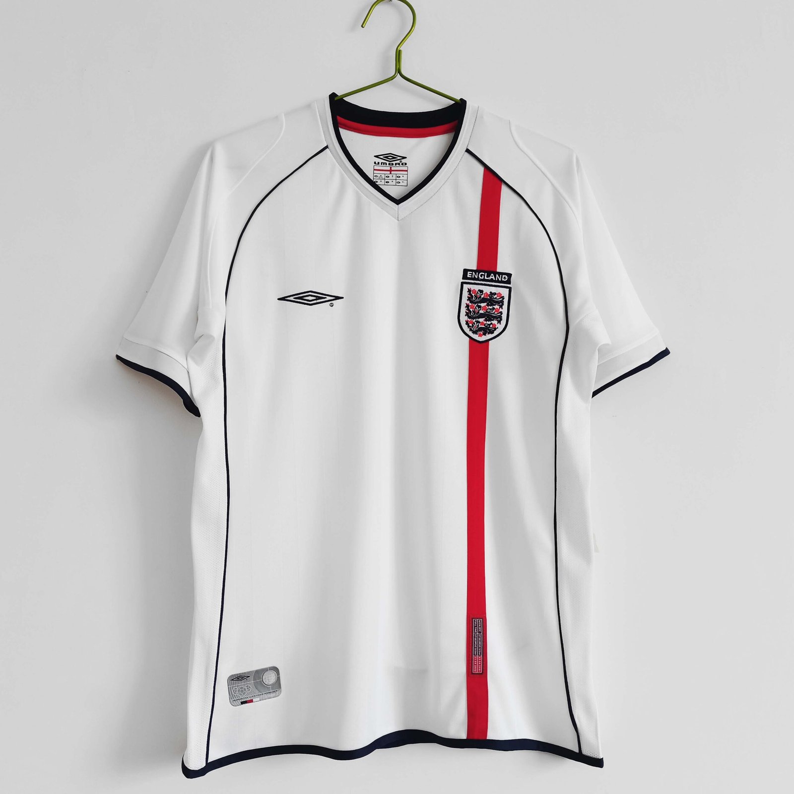 ce91edb500b202eff2202b6b3f2c4435 2002 Retro England Home Football Shirt 1:1 Thai Quality - Image 1