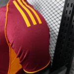 2025/2026 Player Version Roma Home Soccer Jersey 1:1 Thai Quality - Image 8