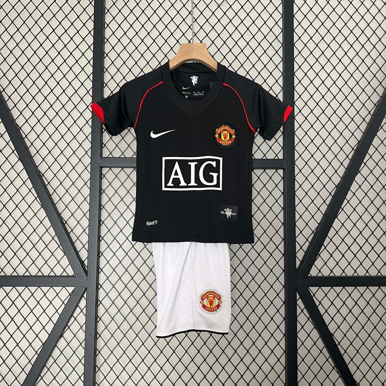 d4b57a05846438ad6db56b3ba8deba37 2007/2008 Retro Manchester United Third Away Football Shirt 1:1 Thai Quality Kids Size - Image 1