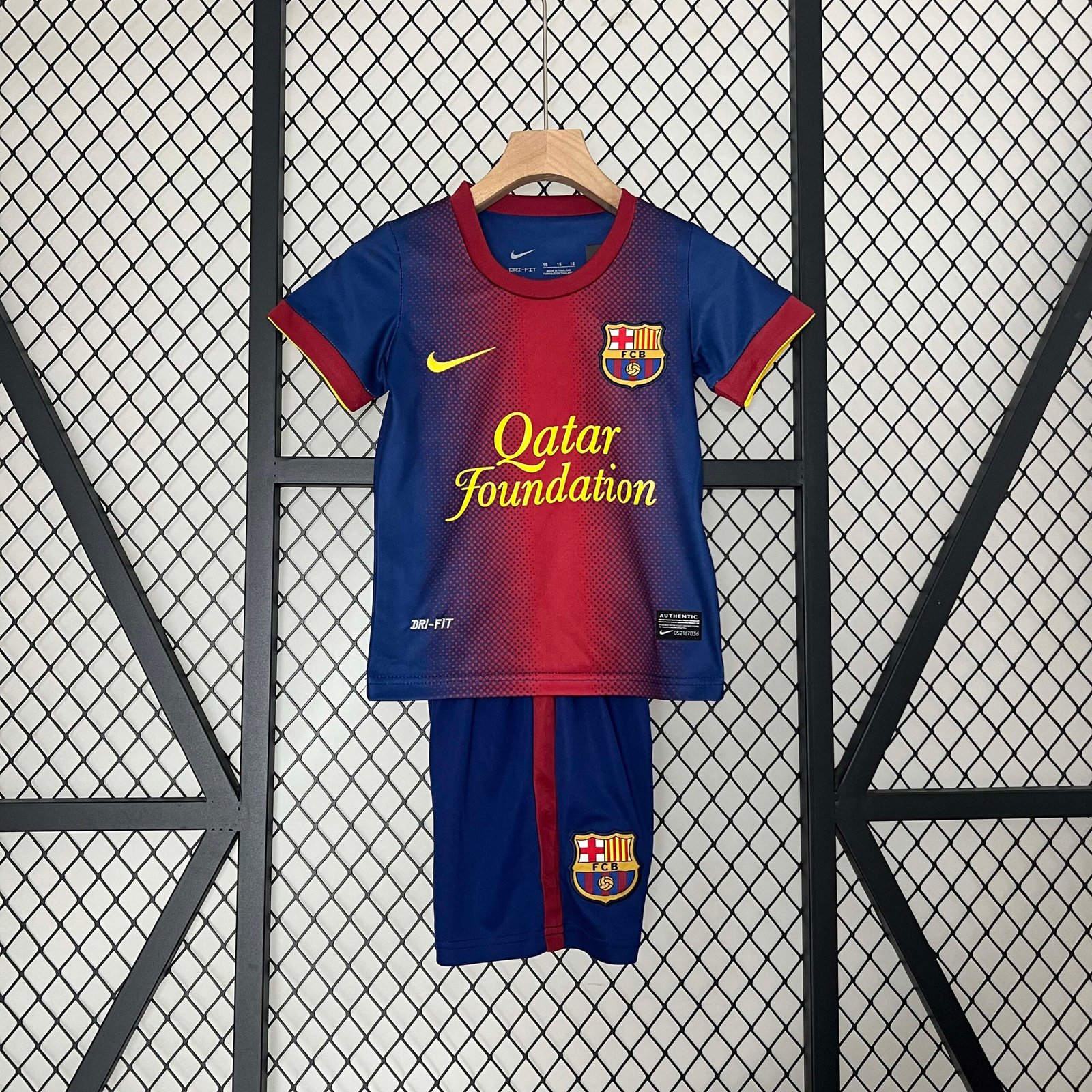 d64ca459c8c96843d5e9cf68af4ad65c 2012/2013 Retro Barcelona Home Football Shirt 1:1 Thai Quality Kids Size - Image 1