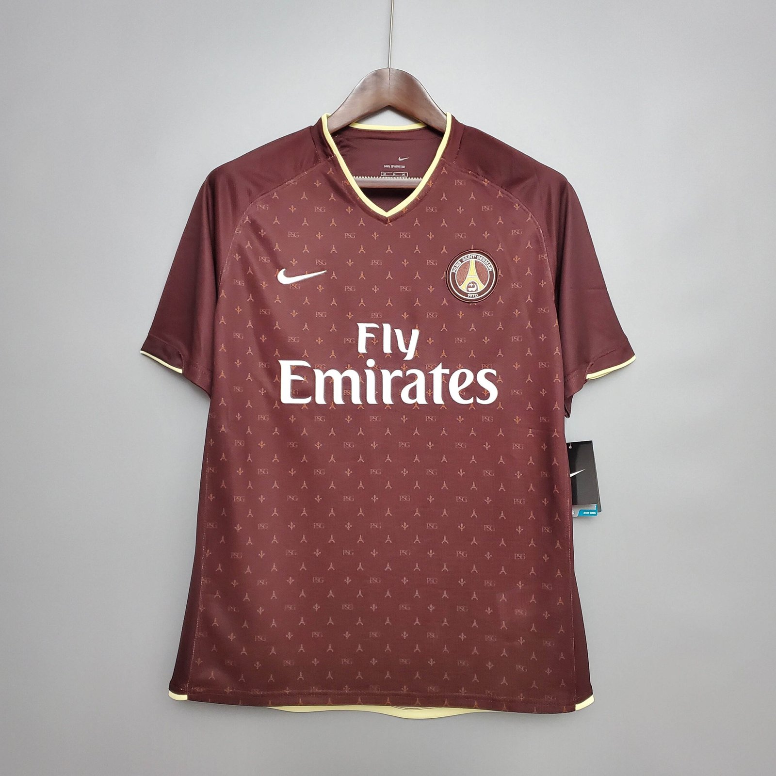 d7f44131f4b80034dea3e64055711b60 2006/2007 Retro Psg Paris Saint-Germain Away - Image 1