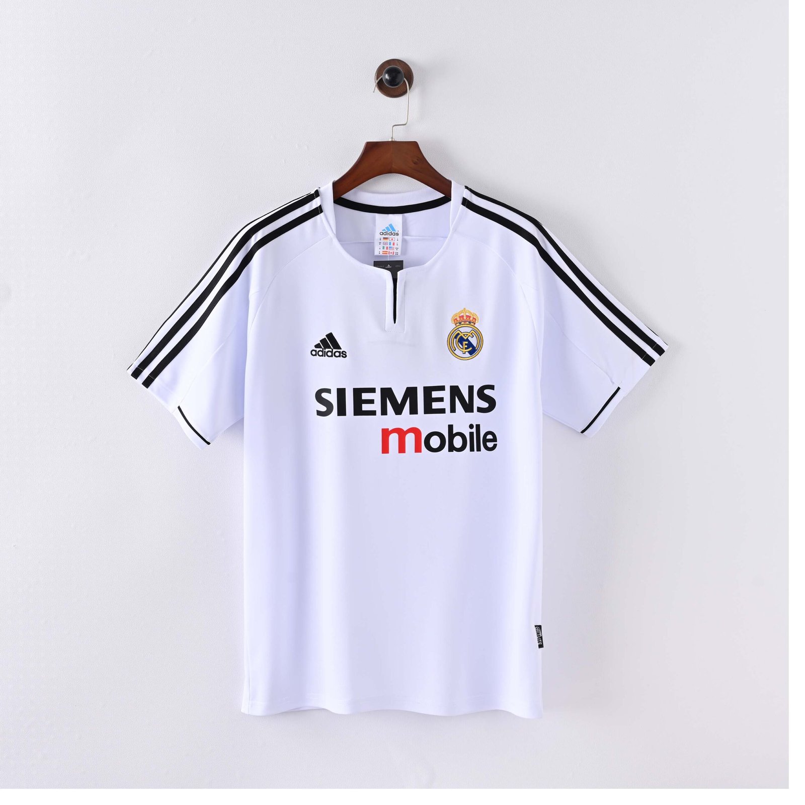 d9acd76afec4b00438ddbfda86993e6f-1 2003/2004 Retro Real Madrid Home Football Shirt 1:1 Thai Quality - Image 1
