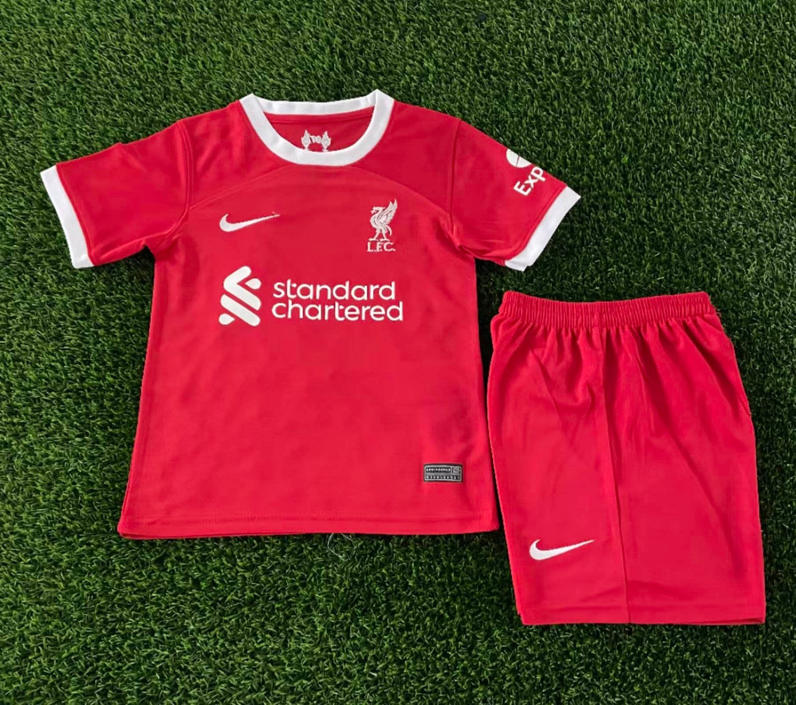 d9ba58cdfcde81b8255294deb10edad2-1 2023/2024 Liverpool Home Soccer Jersey 1:1 Thai Quality Kids Size - Image 1