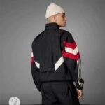 2024/2025 Manchester United Jersey Windbreaker Black - Image 2