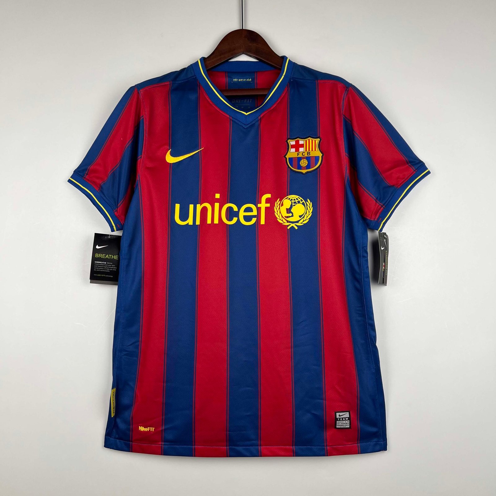 e71c966524b6f286abd0eaaee8bb77ff 2009/2010 Retro Barcelona Home Football Shirt 1:1 Thai Quality - Image 1