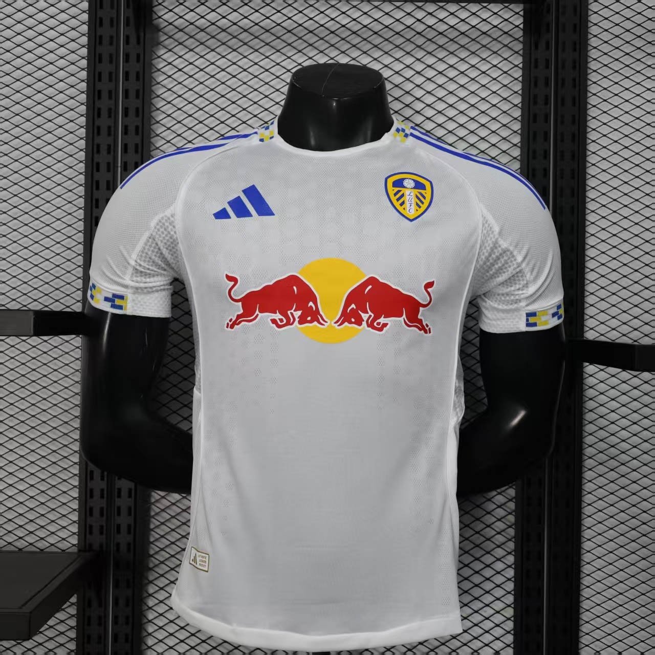 e890e6d71a171e94ce5dd780e2853054 2025/2026 Player Version Leeds United Home Football Jersey Shirt 1:1 Thai Quality - Image 1