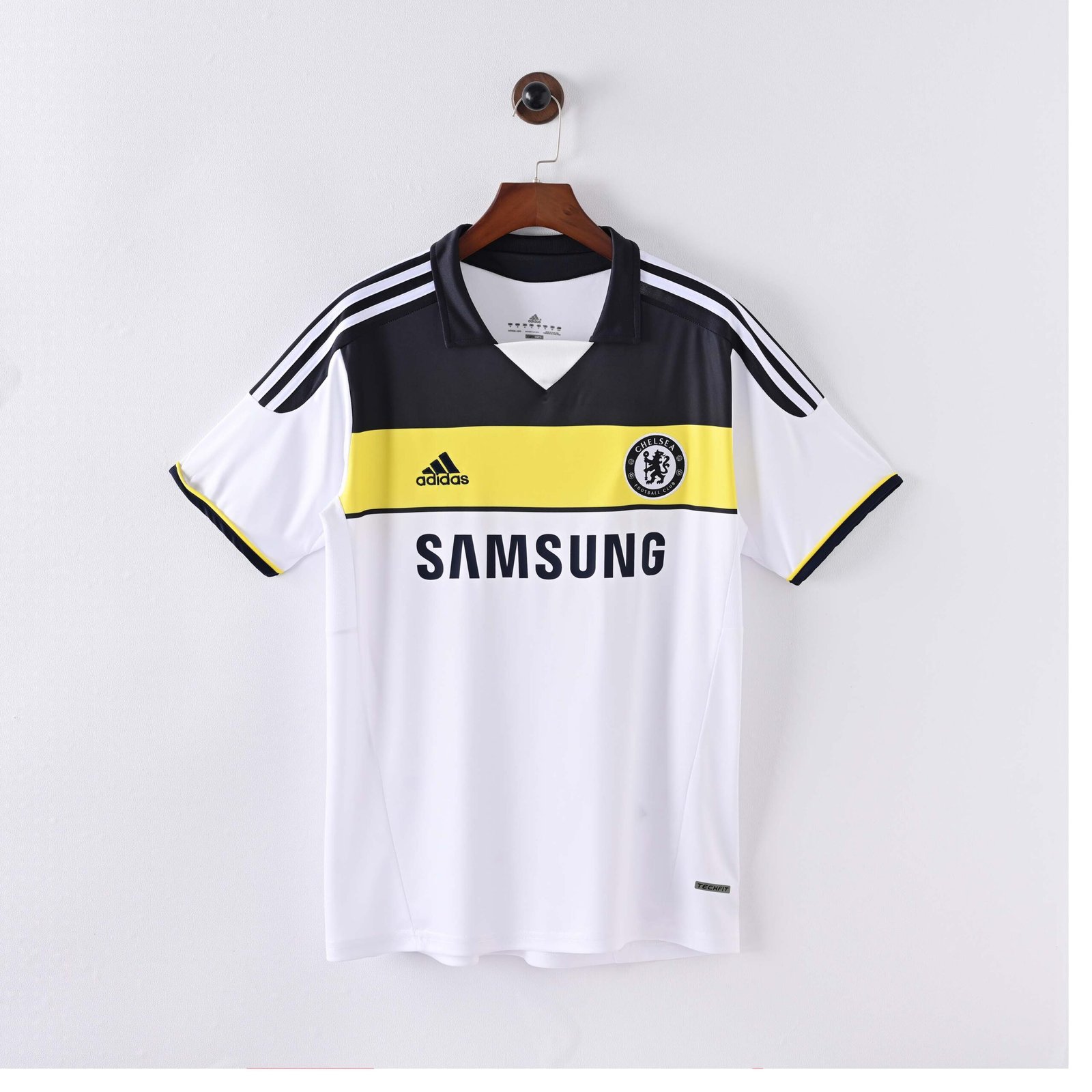 ea9f7c4fd578fb98b6b8686da064c3cf 2011/2012 Retro Chelsea Third Away Football Shirt 1:1 Thai Quality - Image 1