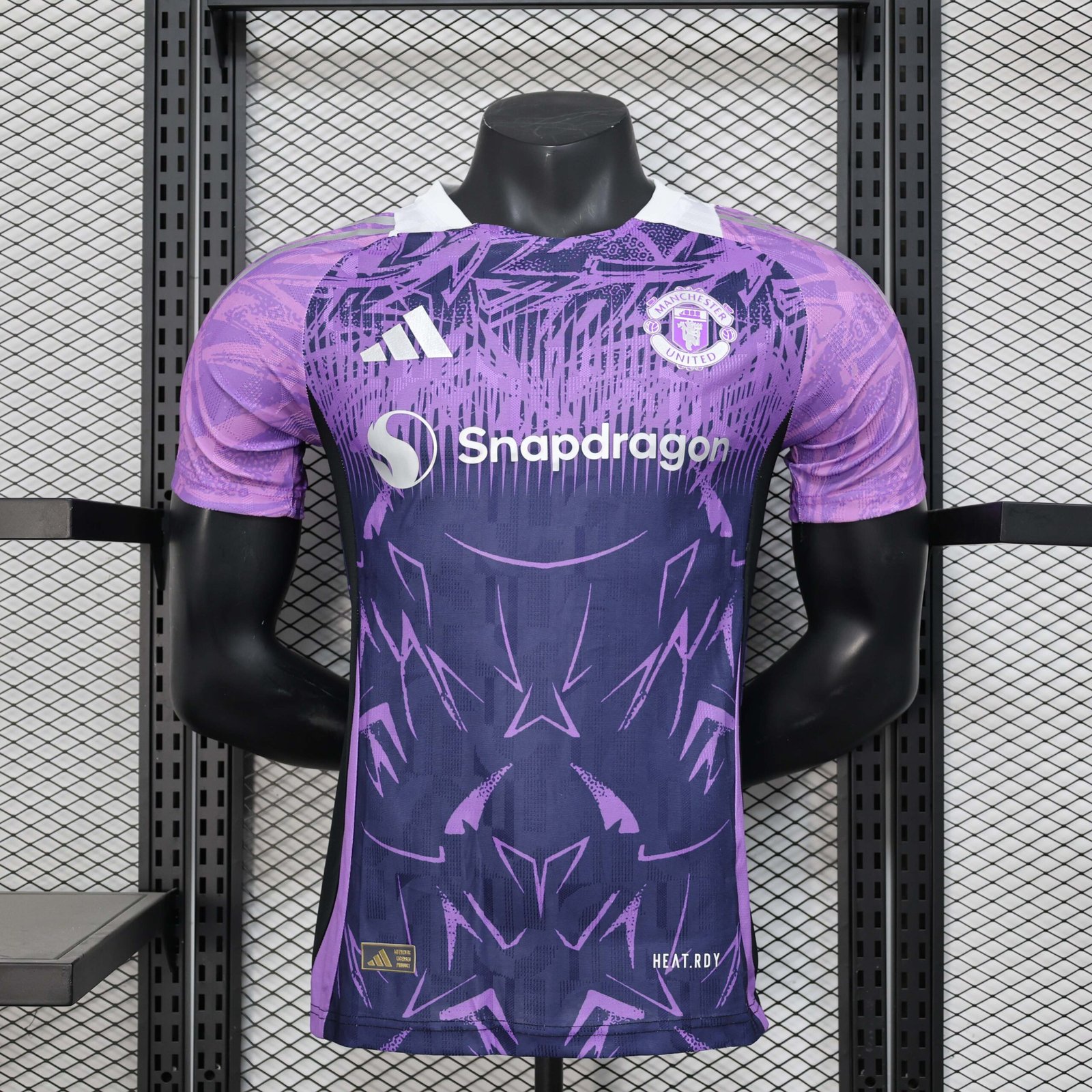 f6caec16f88c92395539e4e4b18cbfee 2024/2025 Player Version Manchester United Special Edition Purple Football Shirt 1:1 Thai Quality - Image 1