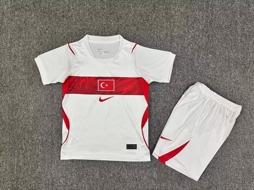 IMG_0203(1) 2026-27 Turkey Home White Kids/Youth Soccer Uniform - Image 1