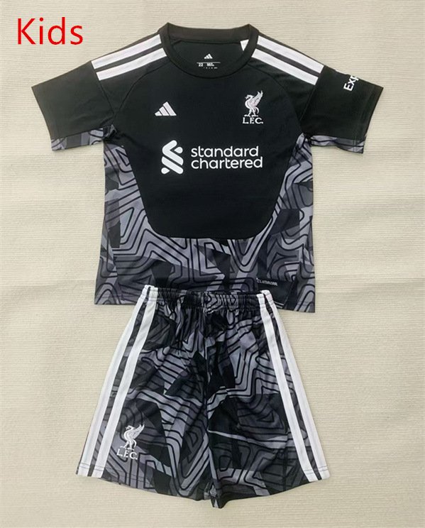 IMG_3464 26-27 Liverpool Goalkeeper Black Kids/Youth Soccer Uniform - Image 1