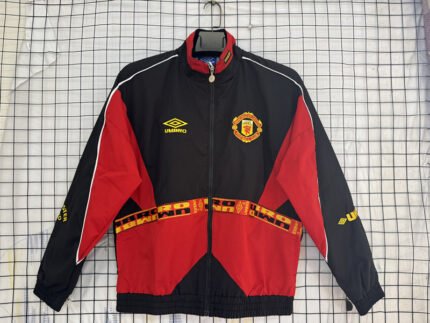 Retro version 96-97 Manchester United Black Red Windbreaker  Soccer Jacket