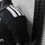 Player version 26-27 Manchester United Goalkeeper Black Soccer Jersey AAA - Image 2