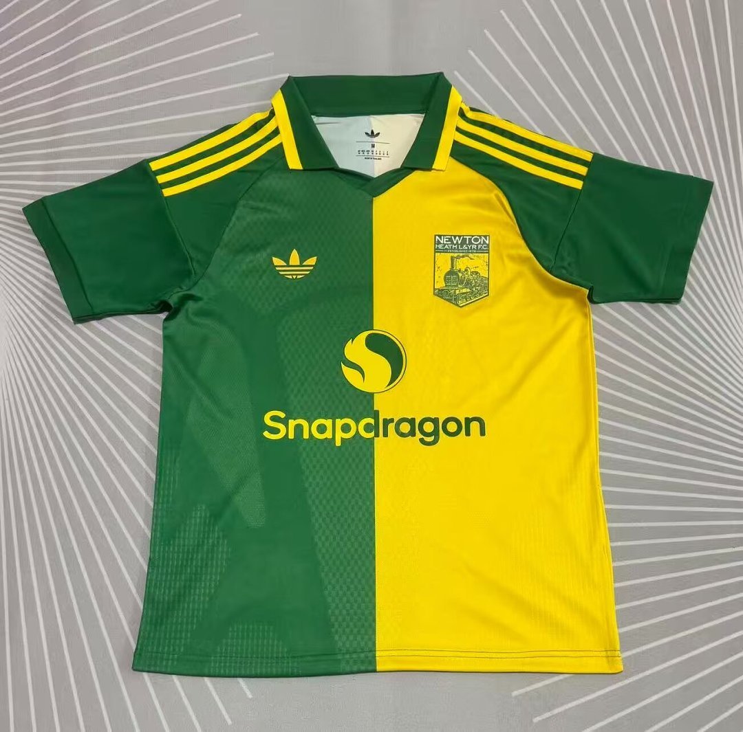 a1d1e0ef 2026-2027 Manchester United Green Yellow Soccer Jersey AAA - Image 1