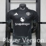 Player version 26-27 Manchester United Goalkeeper Black Soccer Jersey AAA